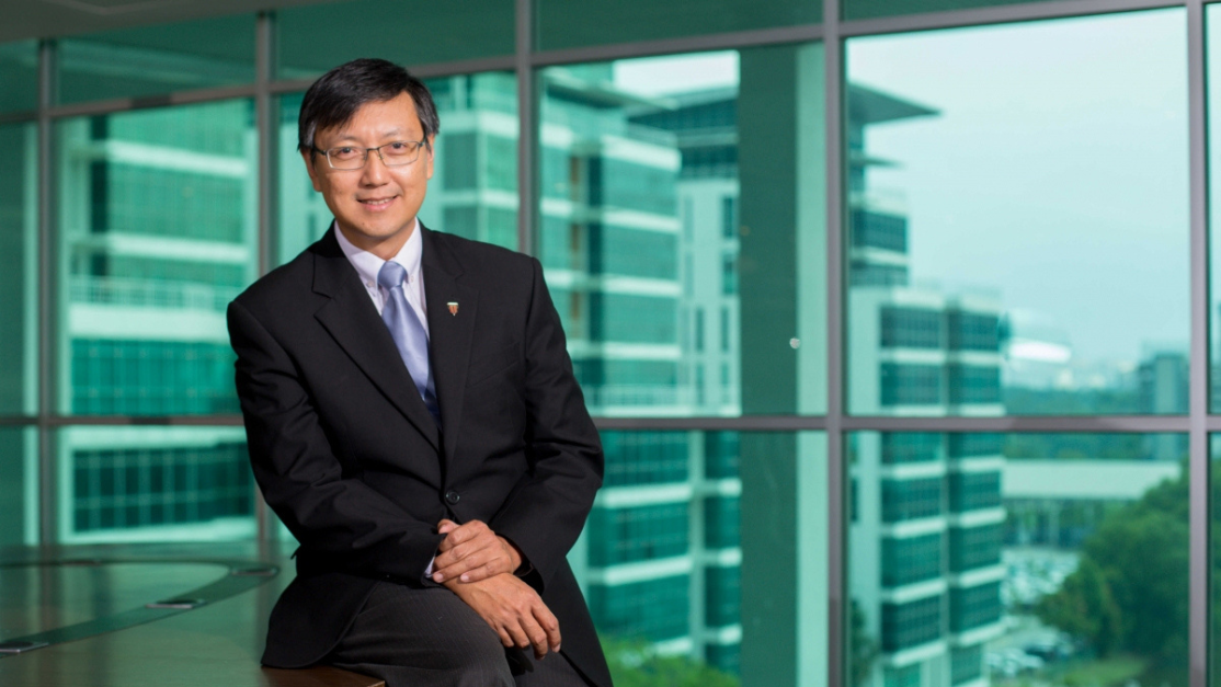 portrait of professor dr anthony ho